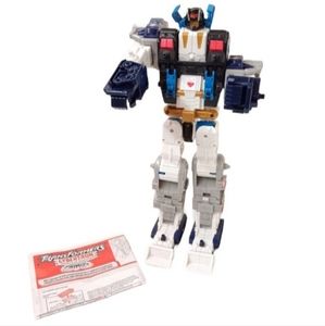 2006 Hasbro Transformers Cybertron Leader Class Autobot Metroplex Figure